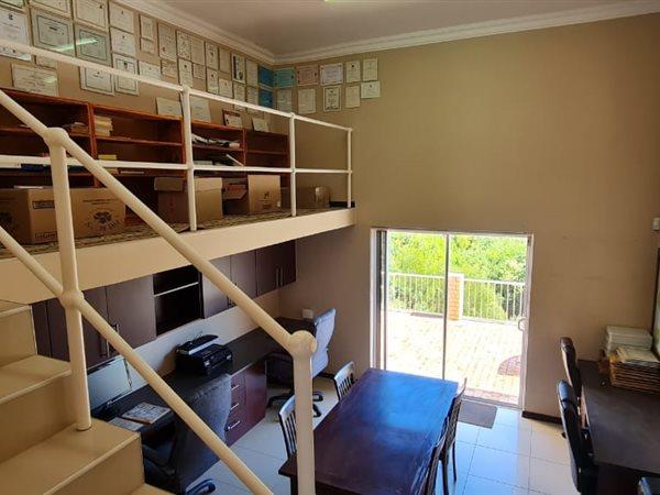5 Bedroom Property for Sale in Paradise Beach Eastern Cape